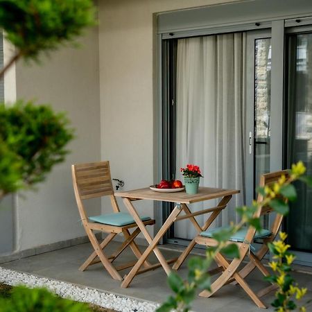 Itaka Studio Apartments - Halkidiki Suites Com Nikiti  Eksteriør billede