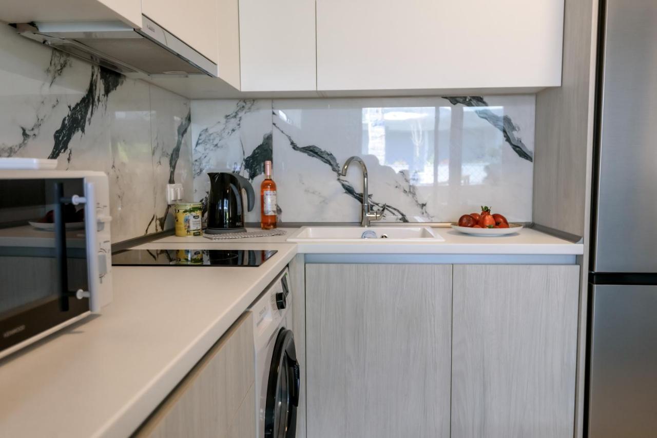 Itaka Studio Apartments - Halkidiki Suites Com Nikiti  Eksteriør billede
