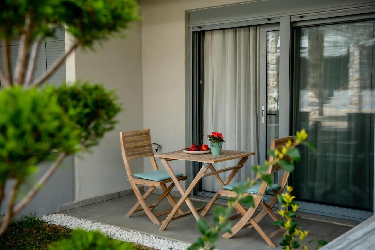 Itaka Studio Apartments - Halkidiki Suites Com Nikiti  Eksteriør billede